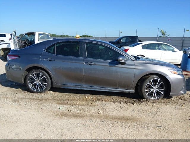 2019 TOYOTA CAMRY SE 12