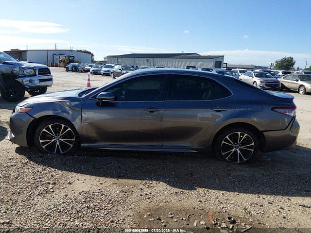 2019 TOYOTA CAMRY SE 13