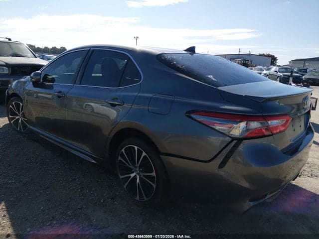 2019 TOYOTA CAMRY SE 3