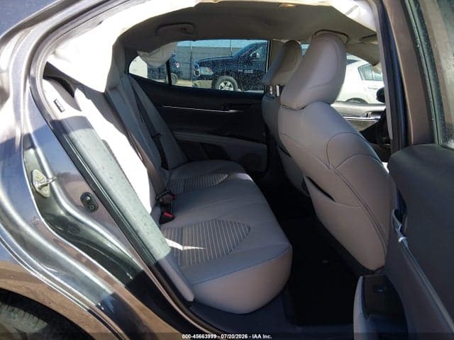 2019 TOYOTA CAMRY SE 8