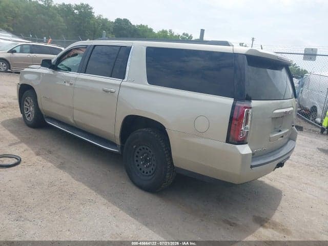2017 GMC YUKON XL SLT 3