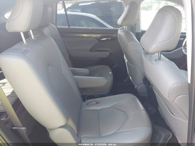 2023 TOYOTA HIGHLANDER LIMITED 8