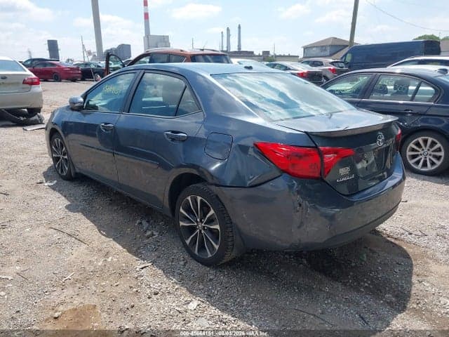 2017 TOYOTA COROLLA SE 3