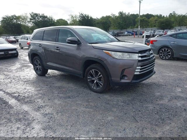 2019 TOYOTA HIGHLANDER LE 1