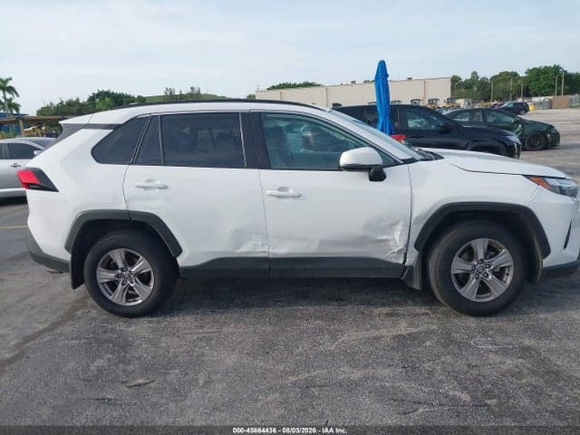2025 TOYOTA RAV4 XLE 13