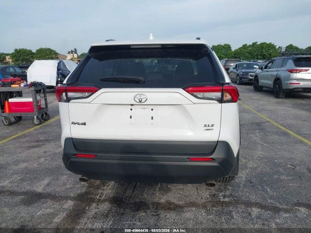 2025 TOYOTA RAV4 XLE 16