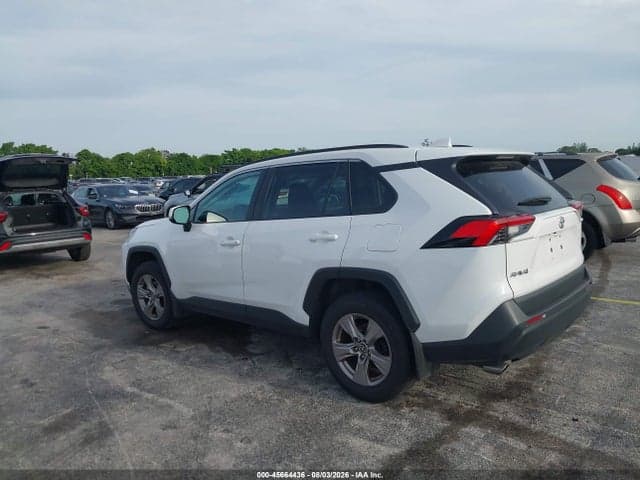 2025 TOYOTA RAV4 XLE 3