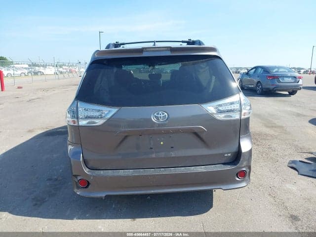 2018 TOYOTA SIENNA SE 8 PASSENGER 16