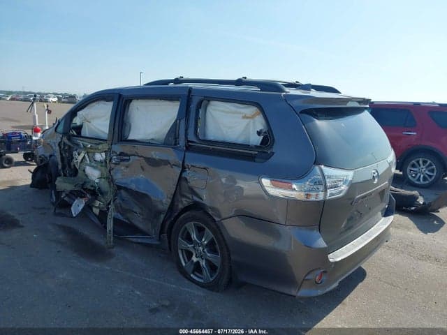 2018 TOYOTA SIENNA SE 8 PASSENGER 3