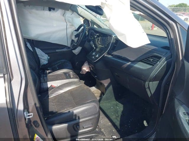 2018 TOYOTA SIENNA SE 8 PASSENGER 5
