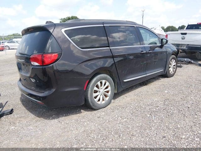 2017 CHRYSLER PACIFICA TOURING-L 4