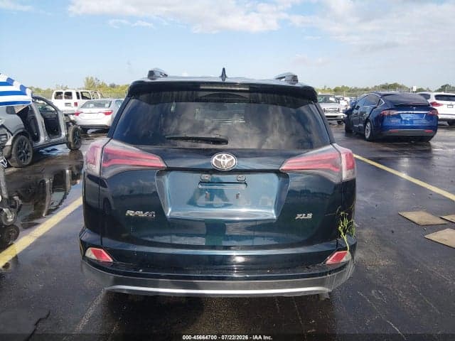 2018 TOYOTA RAV4 XLE 16