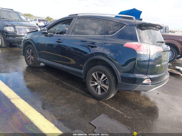 2018 TOYOTA RAV4 XLE 3