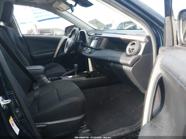 2018 TOYOTA RAV4 XLE 5