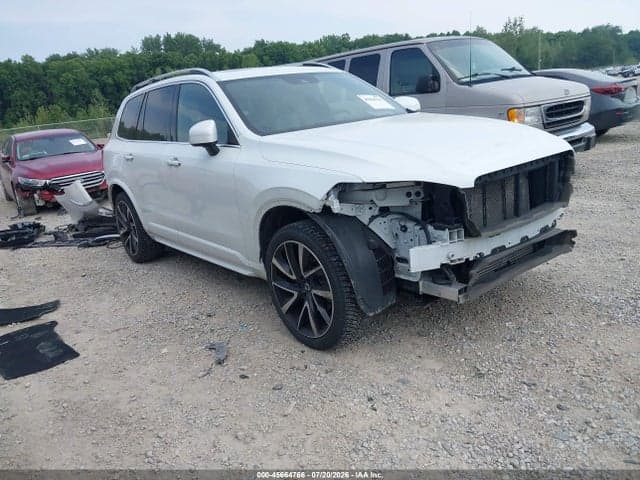 2018 VOLVO XC90 T6 MOMENTUM - 1