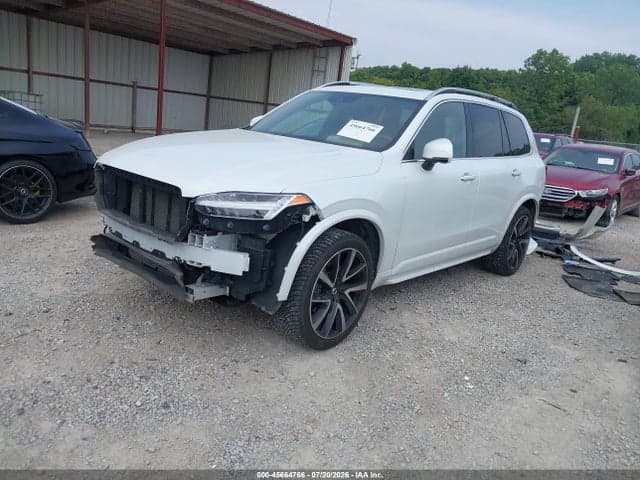 2018 VOLVO XC90 T6 MOMENTUM 2
