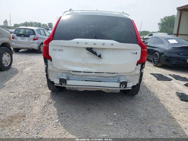 2018 VOLVO XC90 T6 MOMENTUM 18