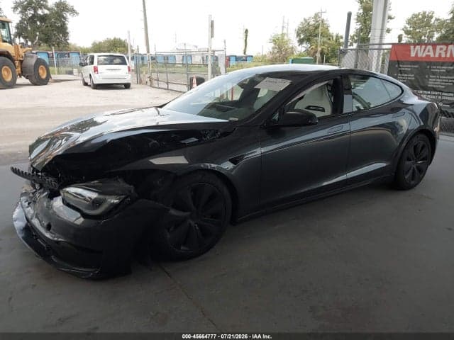 2025 TESLA MODEL S PLAID 2
