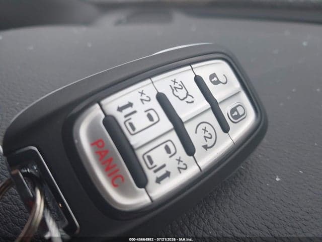 2026 CHRYSLER PACIFICA SELECT 11