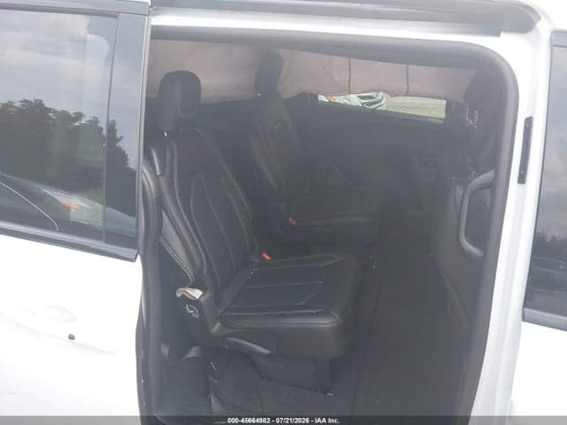 2026 CHRYSLER PACIFICA SELECT 8