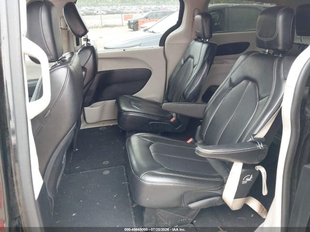 2020 CHRYSLER VOYAGER LXI 8