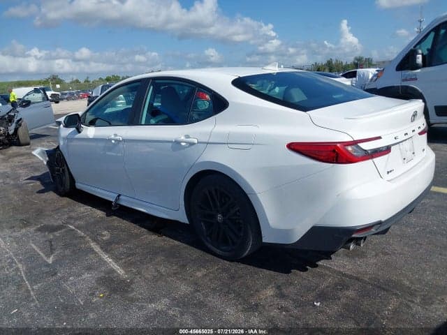 2025 TOYOTA CAMRY SE 3