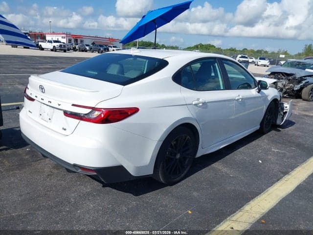 2025 TOYOTA CAMRY SE 4
