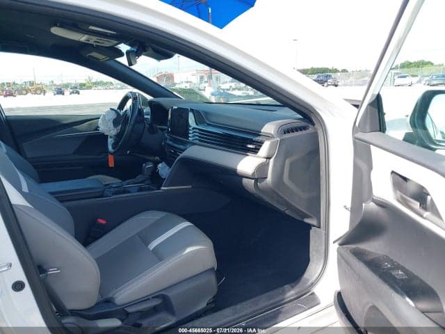 2025 TOYOTA CAMRY SE 5