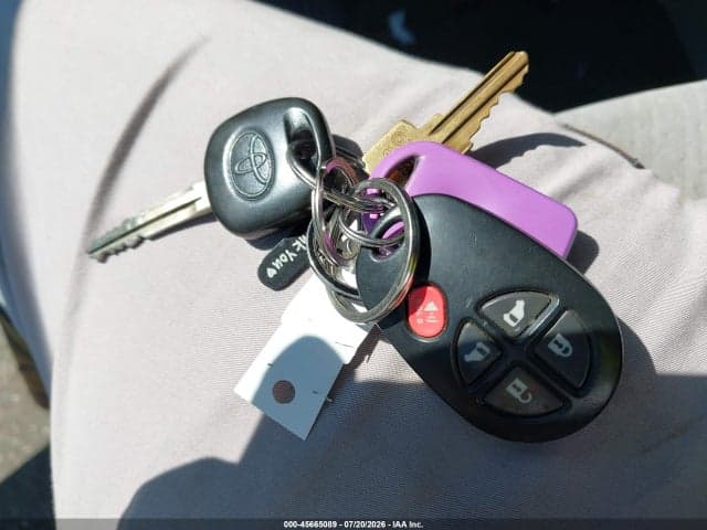 2018 TOYOTA SIENNA LE 7 PASSENGER 11