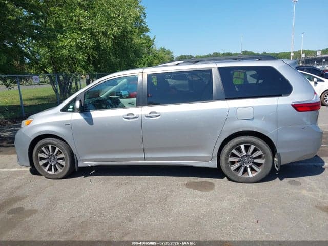 2018 TOYOTA SIENNA LE 7 PASSENGER 14