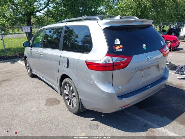 2018 TOYOTA SIENNA LE 7 PASSENGER 3
