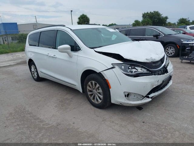 2017 CHRYSLER PACIFICA TOURING-L 1