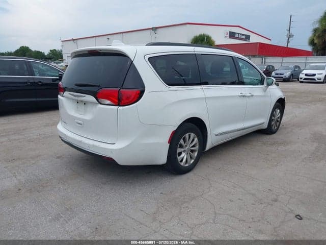 2017 CHRYSLER PACIFICA TOURING-L 4