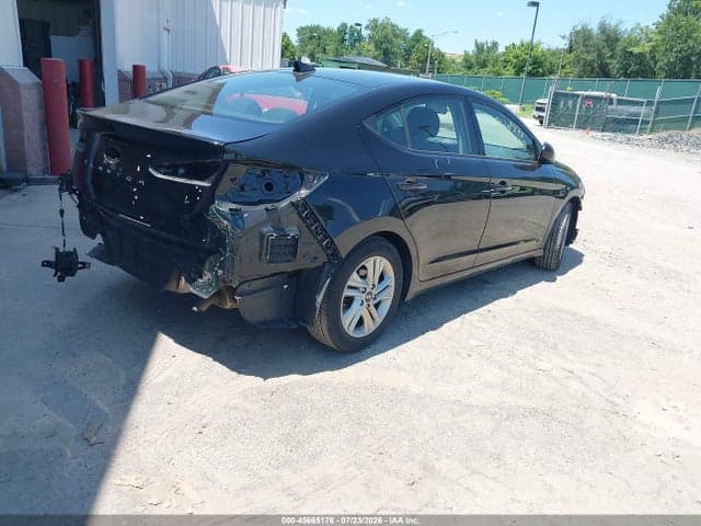 2020 HYUNDAI ELANTRA SEL 4