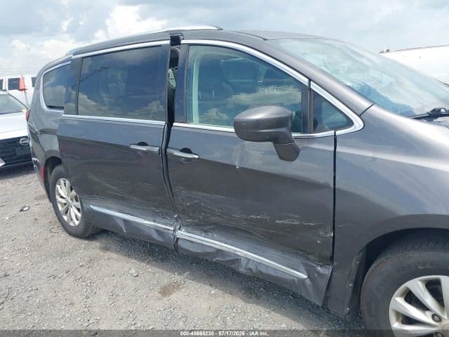 2018 CHRYSLER PACIFICA TOURING L 6