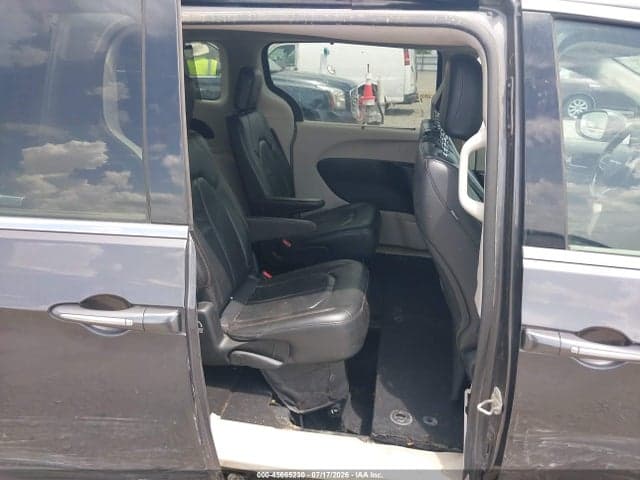 2018 CHRYSLER PACIFICA TOURING L 8