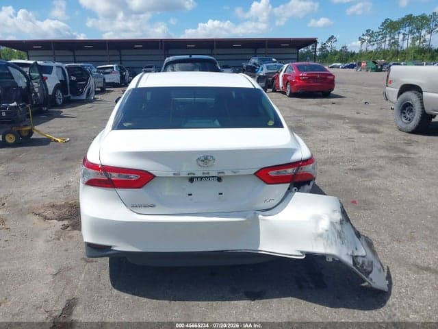 2018 TOYOTA CAMRY LE 16