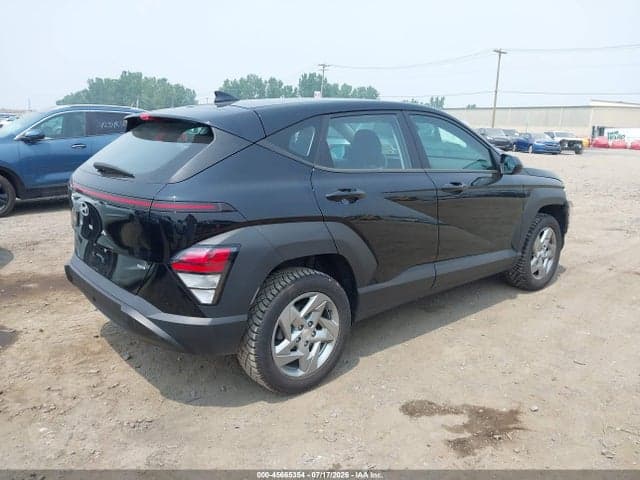2024 HYUNDAI KONA SE 4