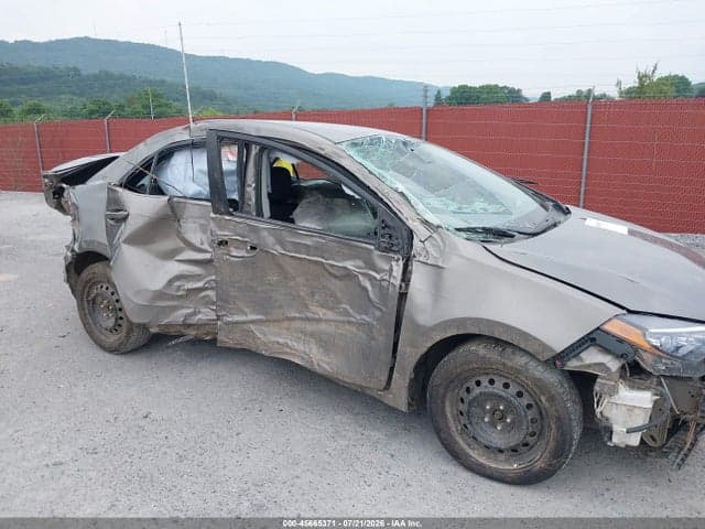 2017 TOYOTA COROLLA LE 6