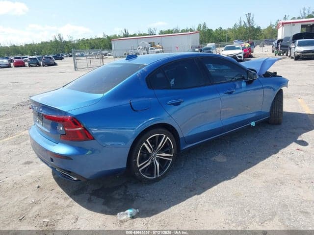 2021 VOLVO S60 T5 R-DESIGN 4