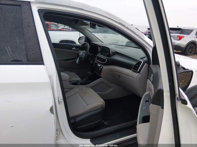 2020 HYUNDAI TUCSON SE 5