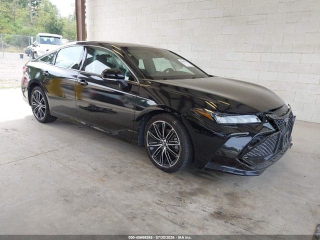 2019 TOYOTA AVALON XSE 1