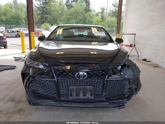 2019 TOYOTA AVALON XSE 13
