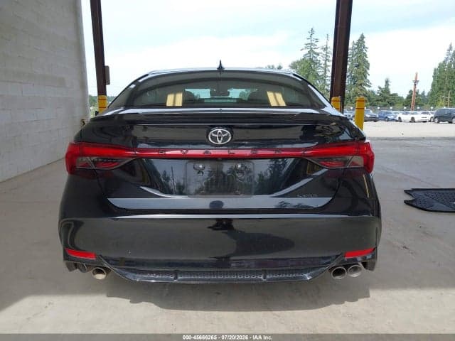 2019 TOYOTA AVALON XSE 17