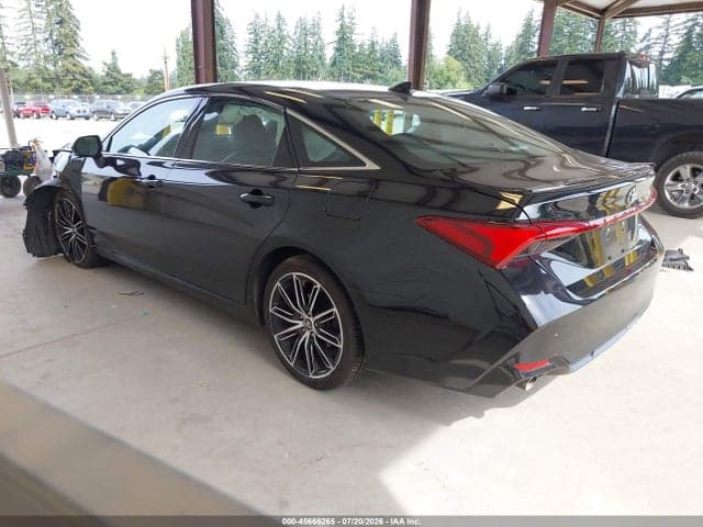 2019 TOYOTA AVALON XSE 3