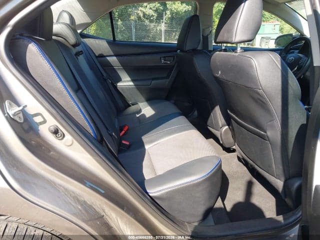 2017 TOYOTA COROLLA SE 8