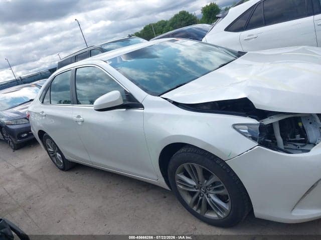 2017 TOYOTA CAMRY SE 13