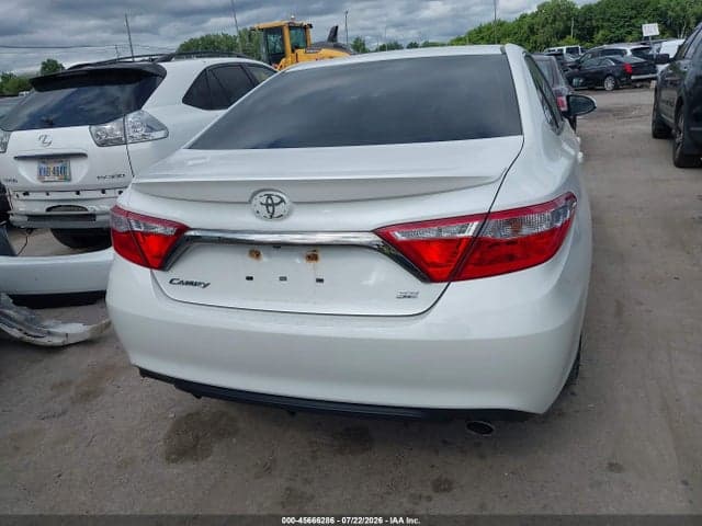 2017 TOYOTA CAMRY SE 16