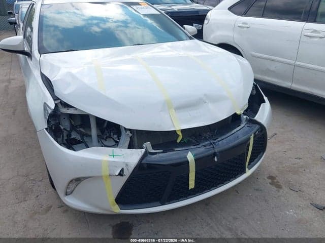 2017 TOYOTA CAMRY SE 6