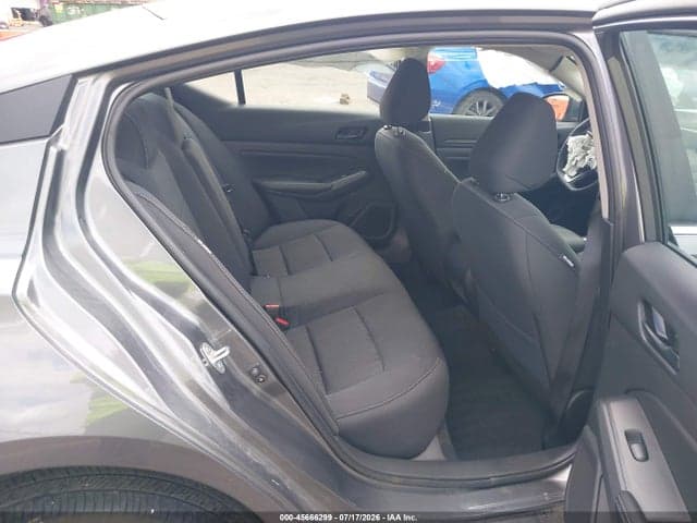 2025 NISSAN ALTIMA SV AWD 8